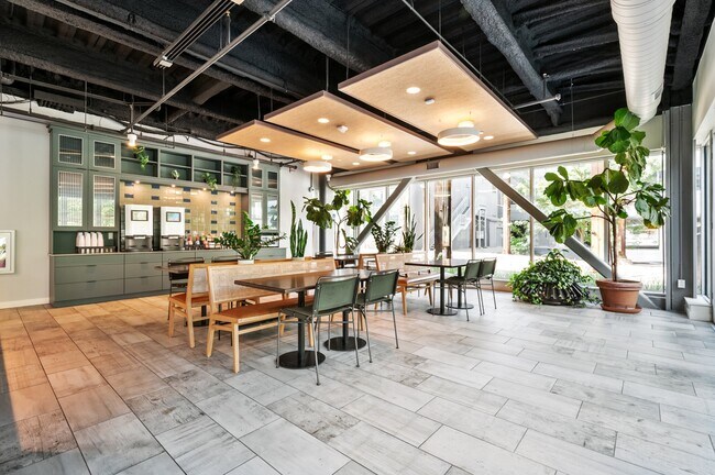 Café Lounge - The Foundry at 41st
