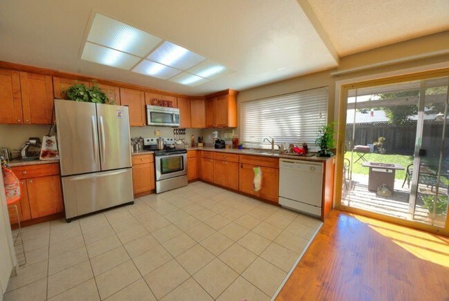 Foto del edificio - 6463 Applegate Dr