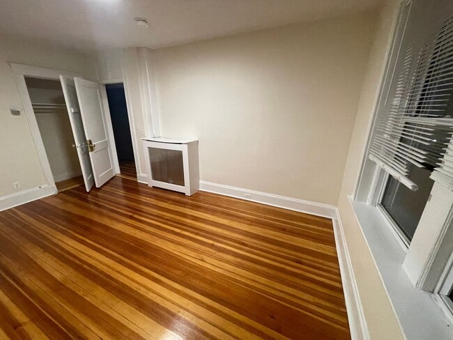 Building Photo - Huge 4-BED 2-BATH Union Square ALLSTON