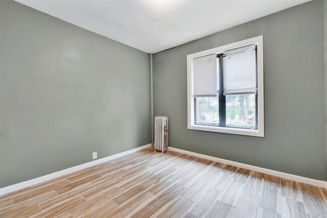Foto del edificio - 194 Kensington Ave
