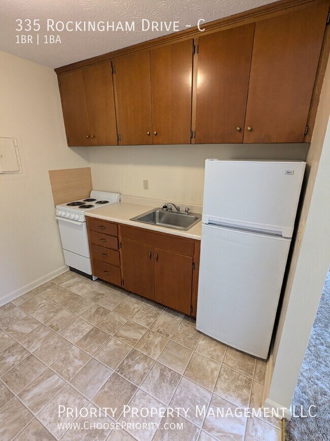 Foto del edificio - 335 Rockingham Dr