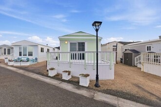 Building Photo - 436 4th Ave