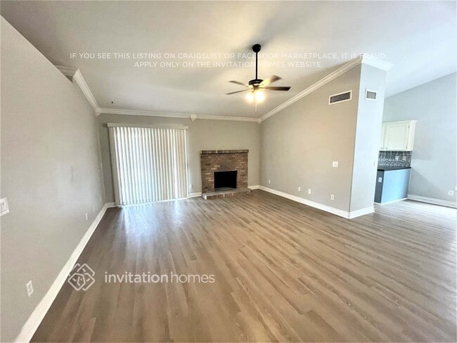 Foto del edificio - 1249 E Douglas Ave