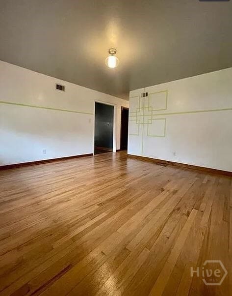 Building Photo - 1401 E 33rd St