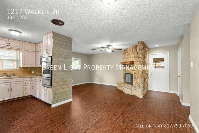 Building Photo - 1217 Walker Dr