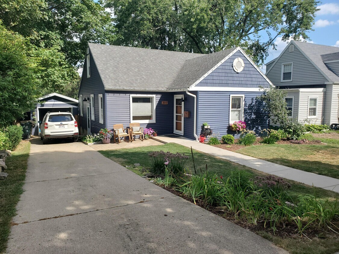Primary Photo - 317 Glenway St