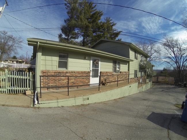 Building Photo - 308 N Sunshine