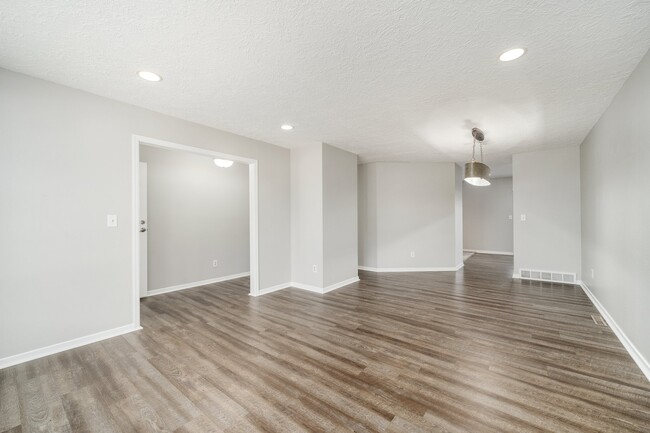Dining Room - 2412 S Sheffield Cir