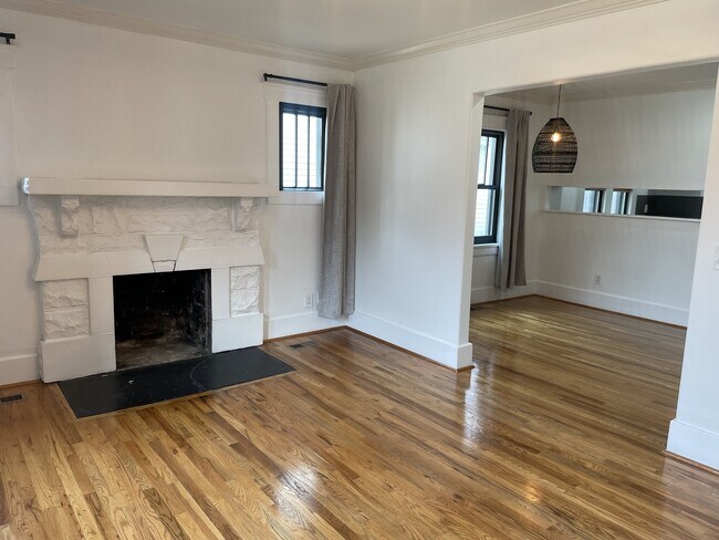 Foto del edificio - 1023 Mansfield St