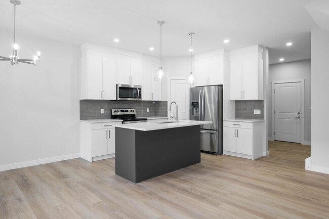 Building Photo - Beautiful Brand New 3 Bedroom/2.5 Bath Upp...