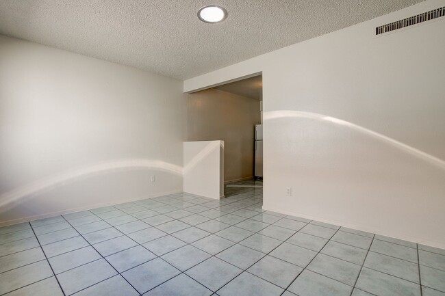 Foto del edificio - 7850 E Glenrosa Ave