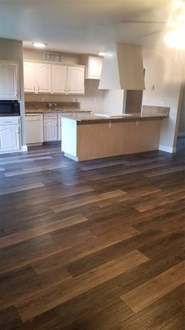 Foto del edificio - 909 Rolling Ridge Dr