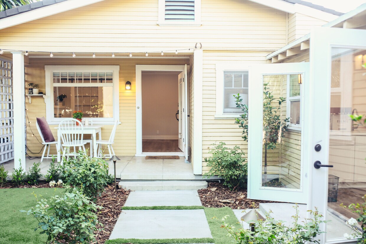 Foto principal - 901 N Orange Grove Ave