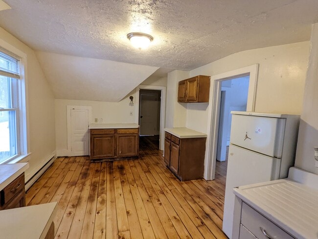 Building Photo - 720 Hill Ave