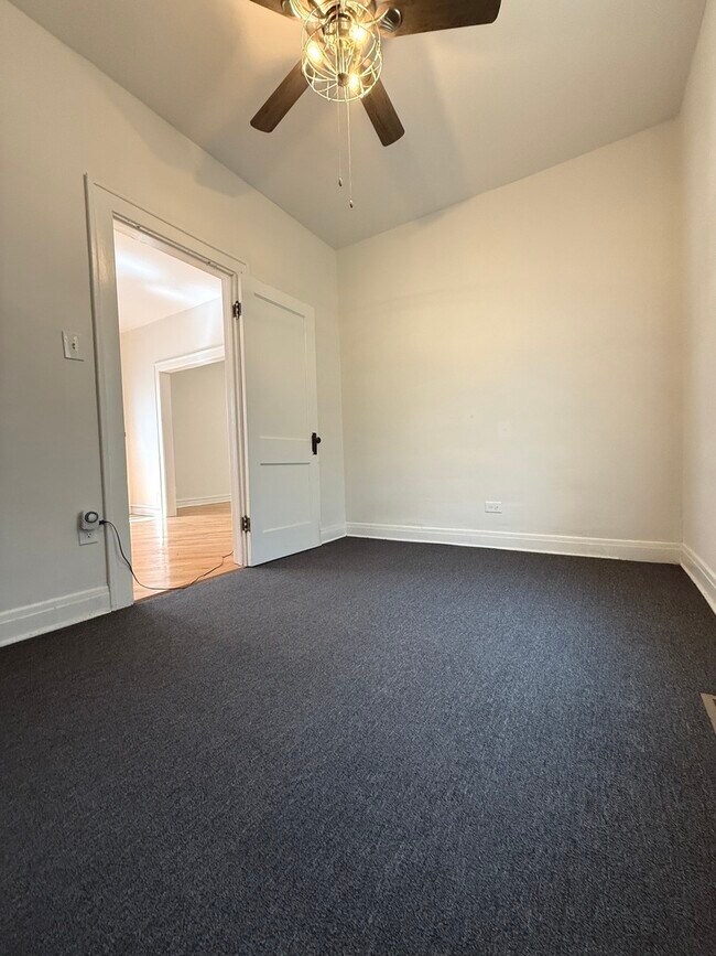 Foto del edificio - 9237 S Paxton Ave