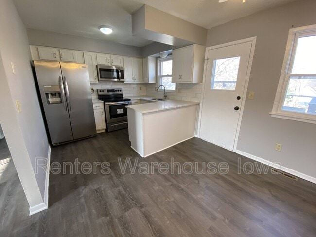 Foto del edificio - 3408 Easton Blvd