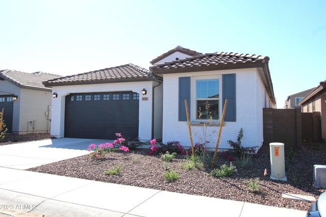 Foto del edificio - 9339 W Glenrosa Ave