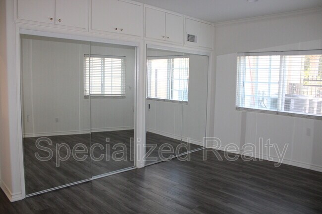 Foto del edificio - 1827 1/2 Hill Dr.,