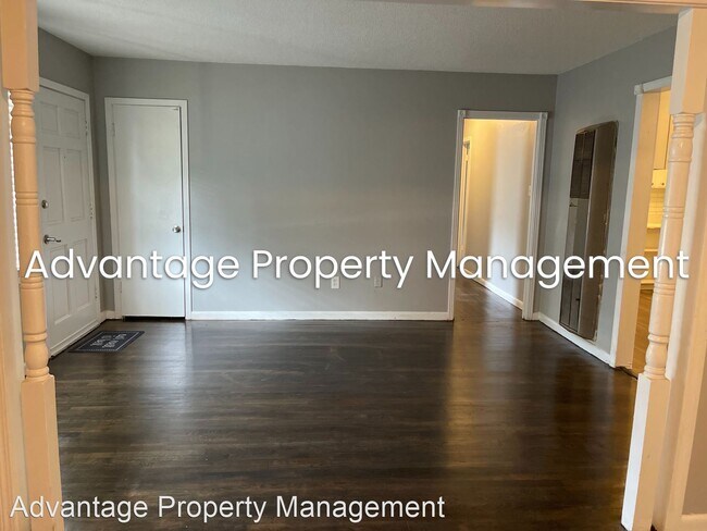 Building Photo - 4 br, 2 bath House - 3186 S. Edgeware Rd.