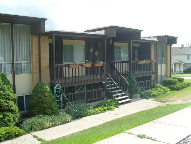 Building Photo - 461 E 2650 N