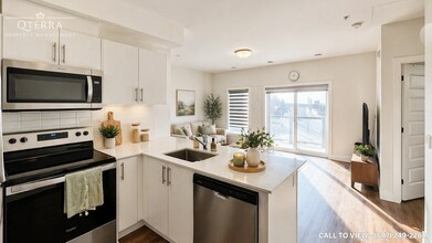 Building Photo - 1000 Lackner Pl