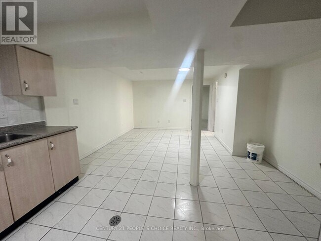 Photo du bâtiment - 48 Langdale Crescent