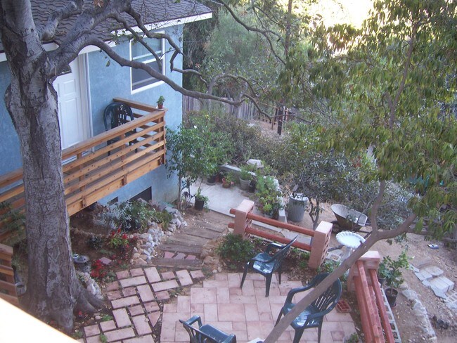patio area - 1525 W Highgate Ave