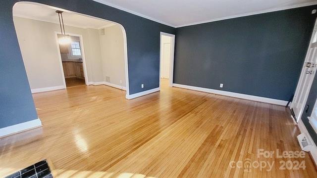 Foto del edificio - 1720 Chatham Ave