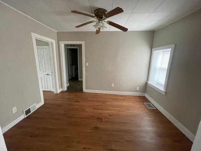 Foto del edificio - 2 Bedroom House W/ Updates!