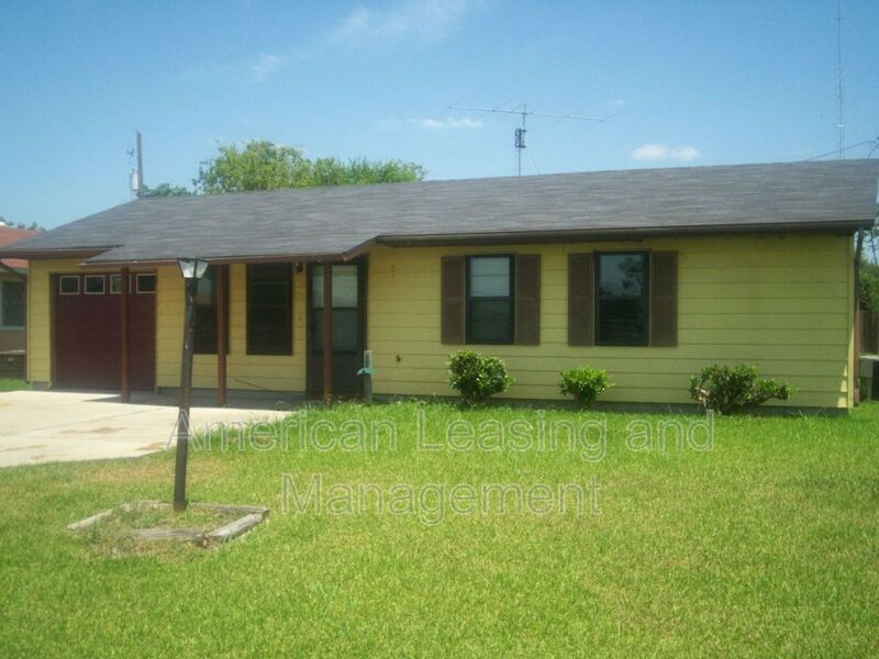 Primary Photo - 2237 Robinhood Ave