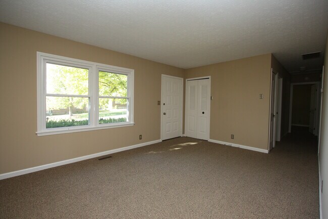 Sala de estar - 6824 Hillside Drive