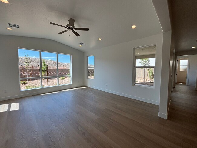 Building Photo - BRAND NEW 4 BEDROOM HOME OR RENT!