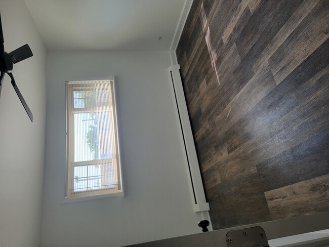 Foto del edificio - 3029 Bright St