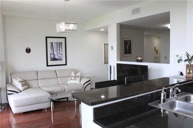 Foto del edificio - 3040 Peachtree Rd NW