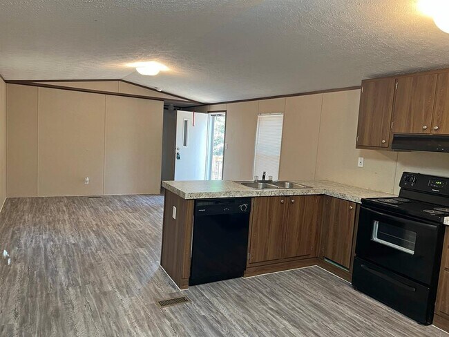 Building Photo - 211 Antilles Dr