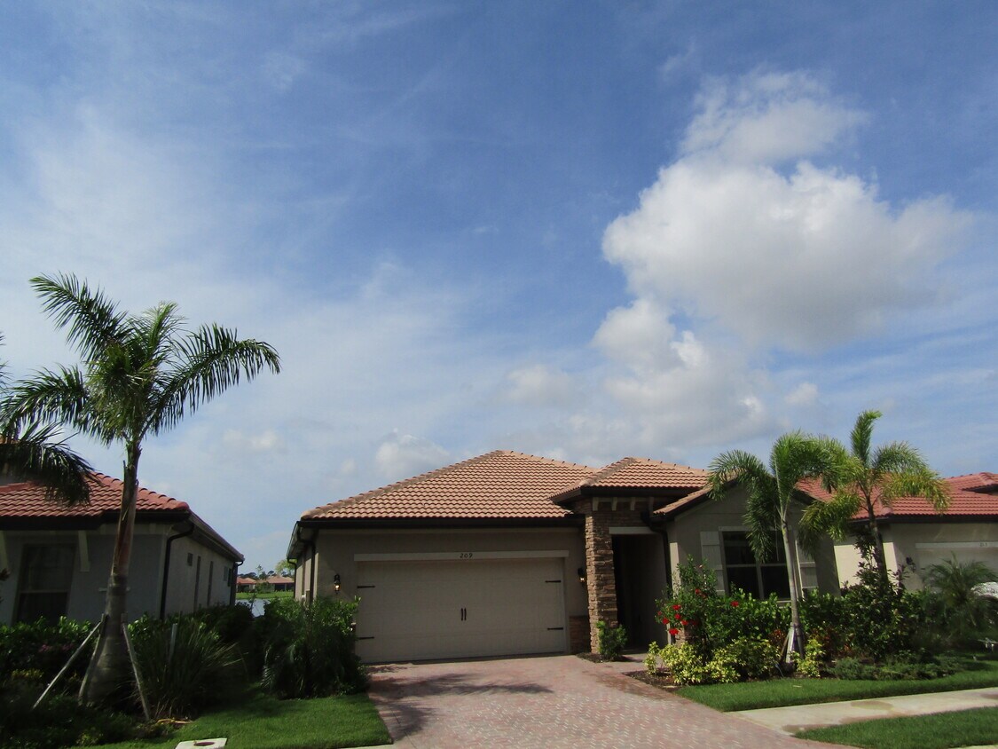 Primary Photo - 209 Vinadio Blvd