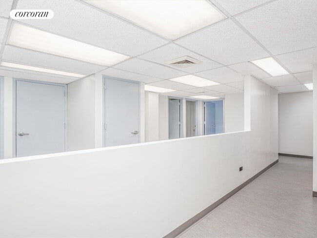 Building Photo - 35 E 35th St
