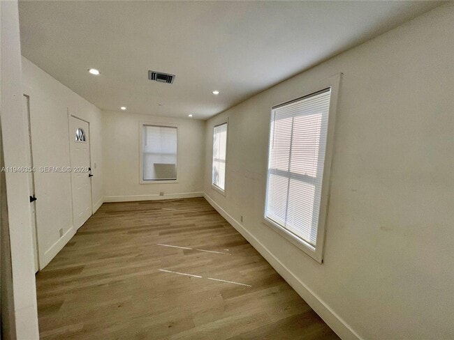 Foto del edificio - 1800 SW 3rd St