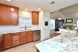 Building Photo - 7215 Ravenswood