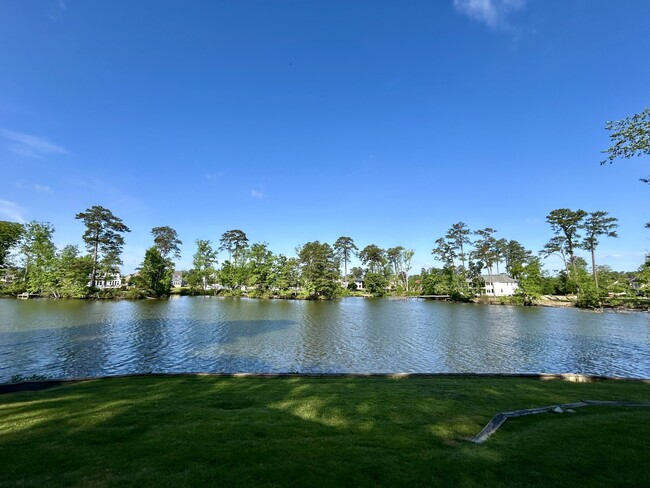 Building Photo - 805 De La Fayette Ct
