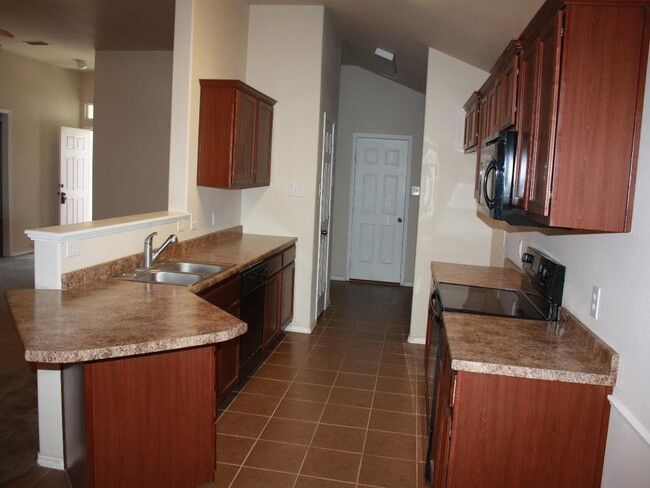 Foto del edificio - House Located Minutes From W. Loop 289 Acc...