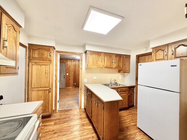 Foto del edificio - 2041 Gorton St