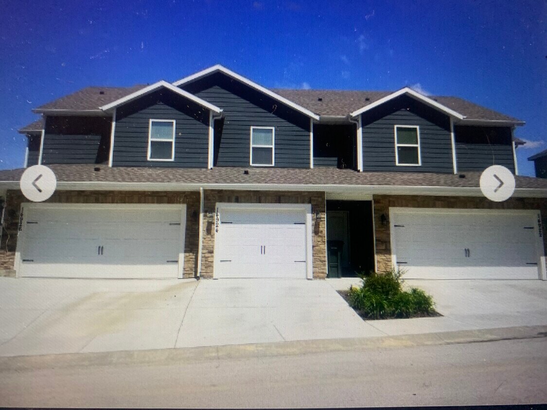 14924 W 64th Ter, Shawnee, KS 66216 Townhome Rentals in Shawnee KS