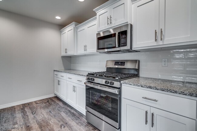 Foto del edificio - Beautiful, brand-new, 3-bedroom, 2-bath home in Nixa with a 3-car garage.