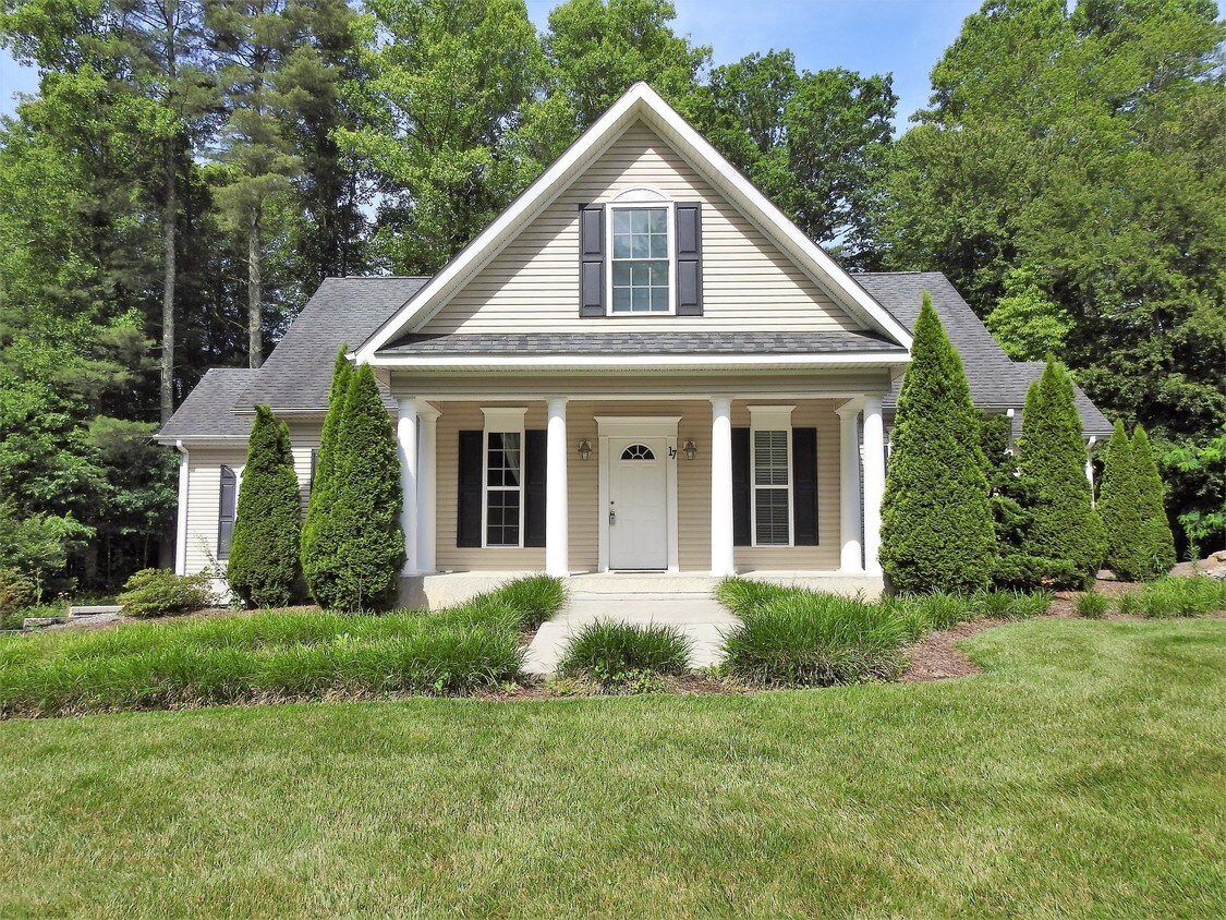 Primary Photo - 17 Sunset Ridge Dr
