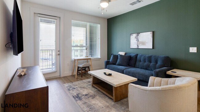 Foto del edificio - 15950 Paramount Wy