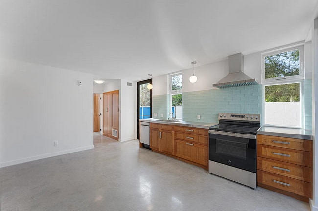 Foto del edificio - 1765 S Crescent Heights Blvd