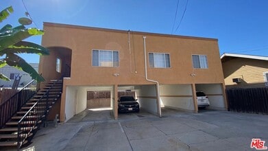 Building Photo - 1037 3/4-1034 Irolo St