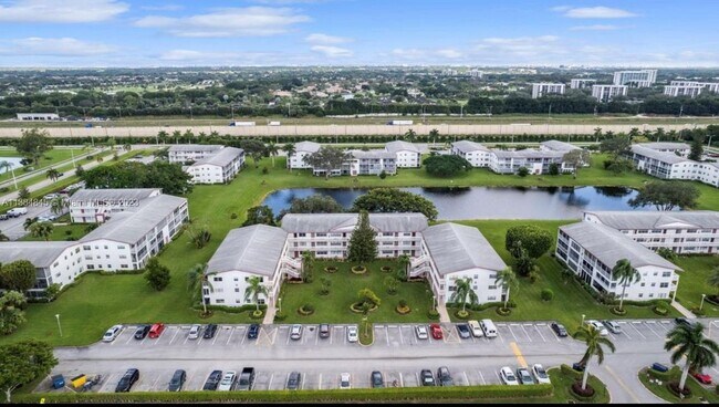 Foto del edificio - 331 Fanshaw H