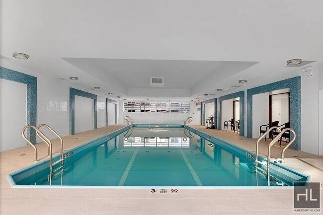Foto del edificio - Spacious 3-Bedroom, 2-Bath Apartment on We...